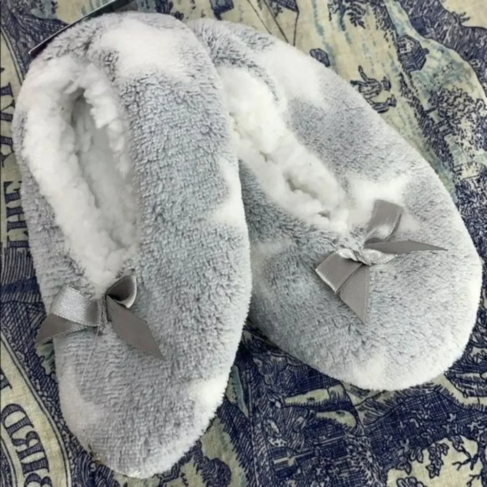 Love At First Sight Grey Star Slippers Girls Shoe Size 5-10 House Socks‎